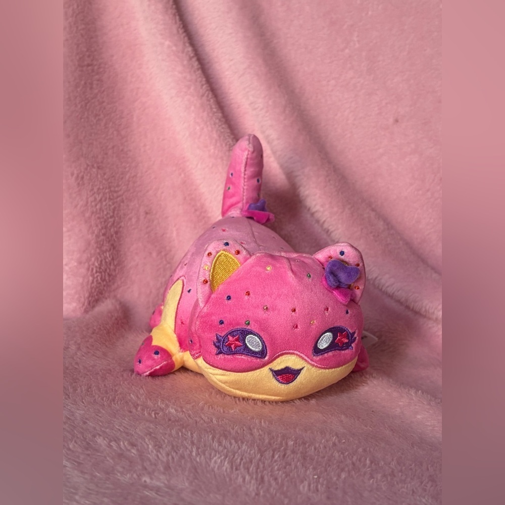 Authentic aphmau hot pink  sprinkle kitty